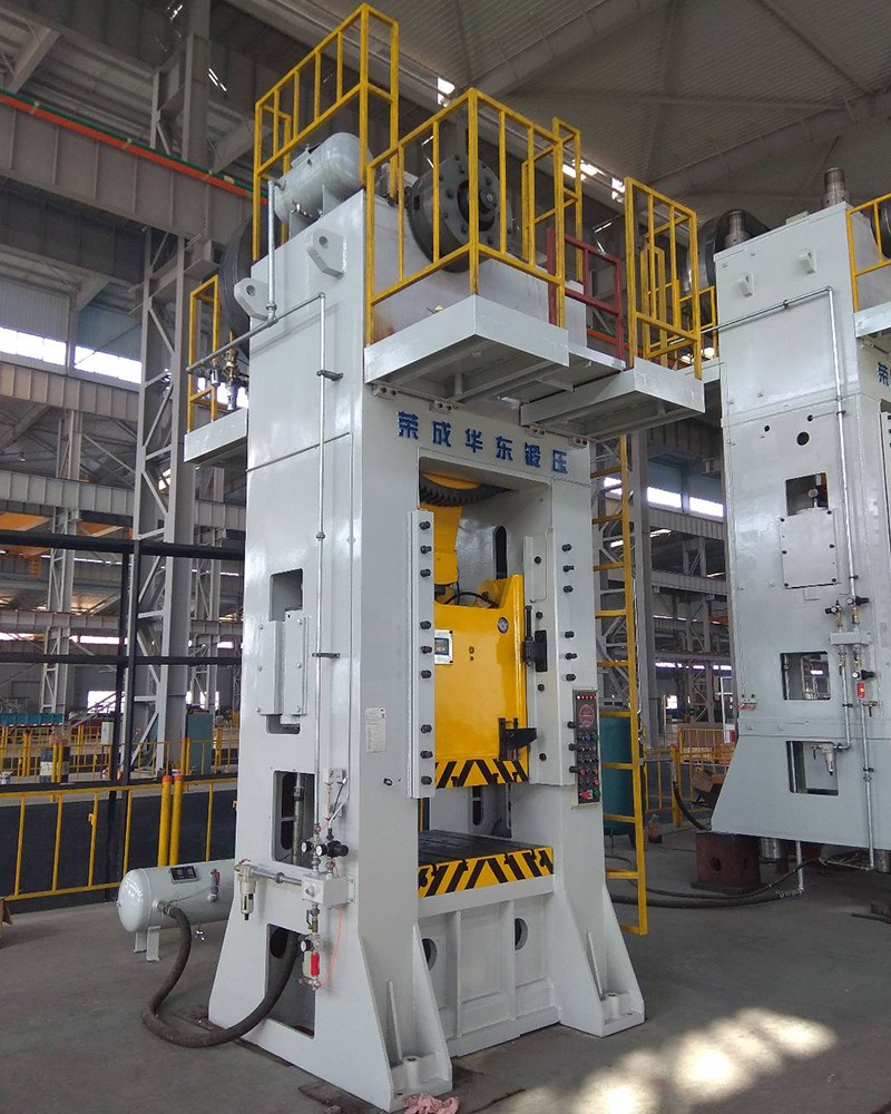 濟南（nán）J31係列閉式單點單動機械（xiè）壓力機