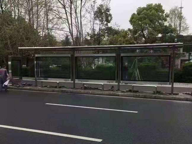 公交站台實景圖