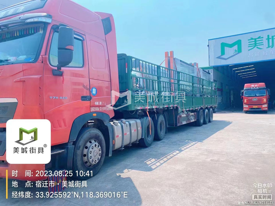 2023.8.28美（měi）城街具供應大連公交候車亭發貨記錄